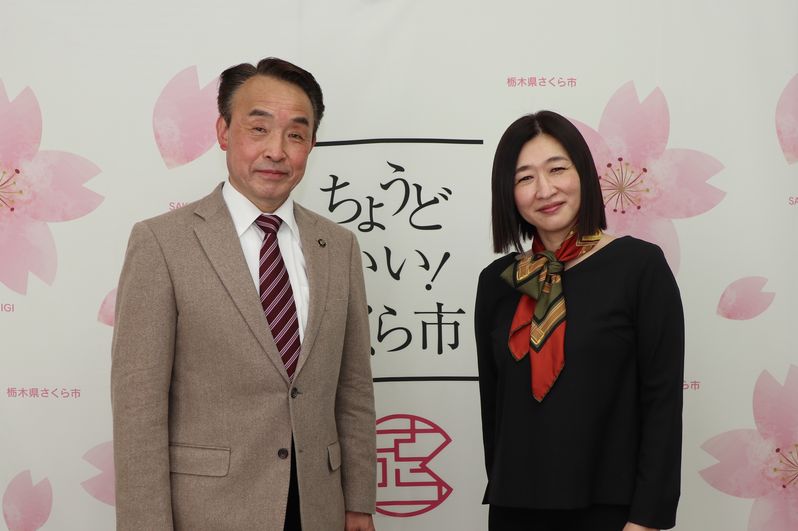 栃木放送のアナウンサーの方と市長の写真