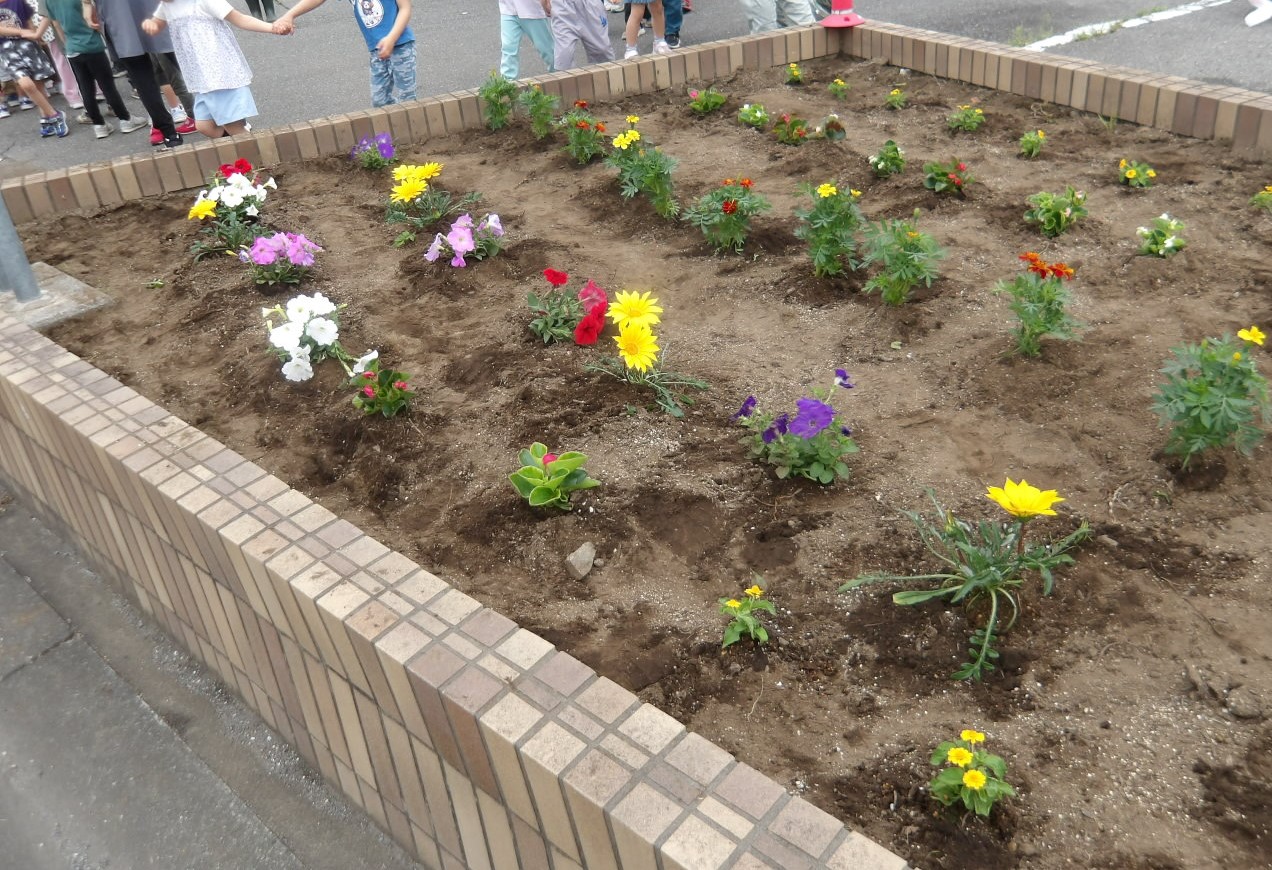 花壇整備中3
