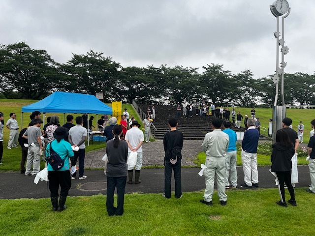 クリーン大作戦での市長挨拶の様子 クリーン大作戦での市長挨拶の様子