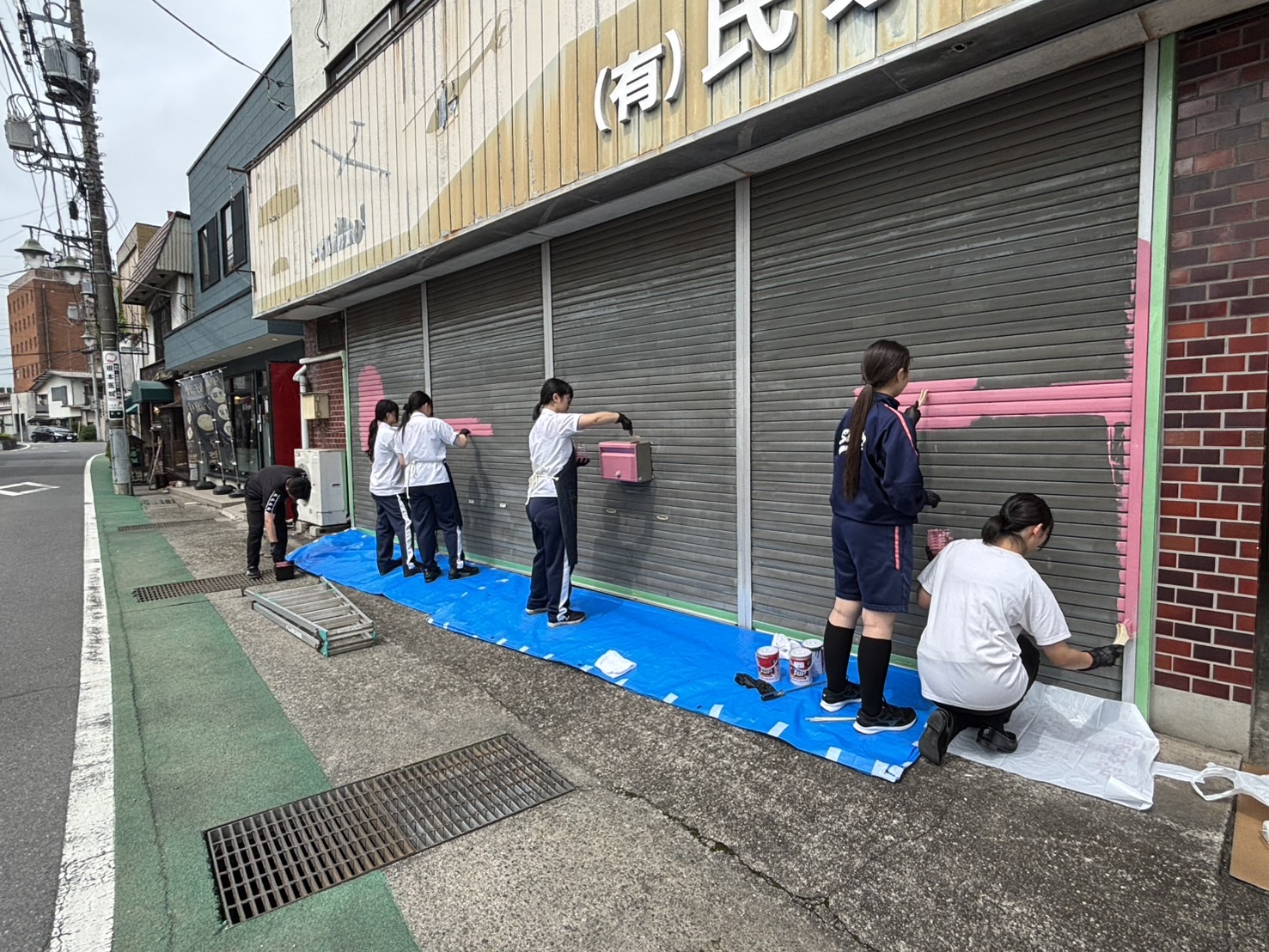 シャッターアート制作中1 シャッターアート制作中1